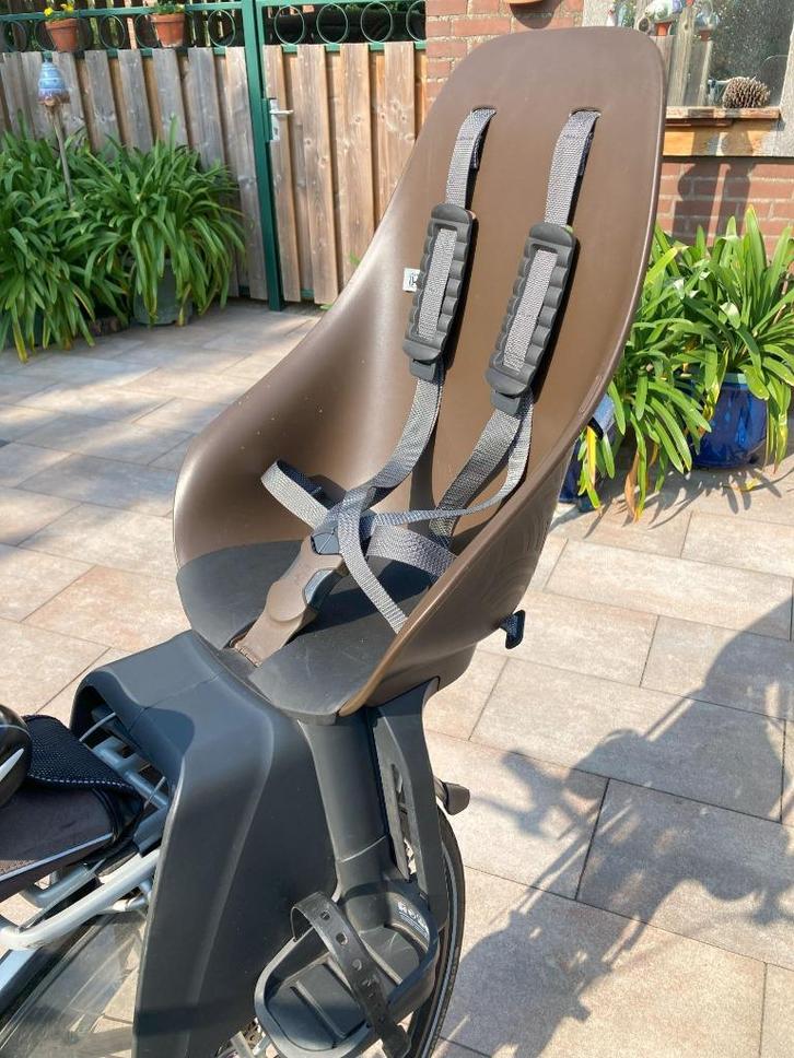 kinderfietsstoeltje, Fietsen en Brommers, Fietsaccessoires | Fietsstoeltjes, Gebruikt, Achterzitje, 15 t/m 25 kg, Voetsteuntjes