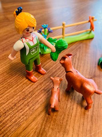 Playmobil vrouw met verschillende beesten beschikbaar voor biedingen