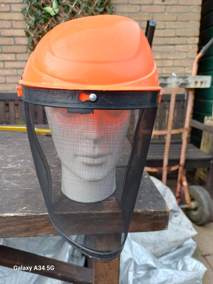 Bosmaaier beschermkap - Nieuw!, Doe-het-zelf en Verbouw, Veiligheidshelmen, Nieuw, Met vizier, Ophalen of Verzenden