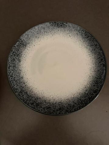 8 ontbijtborden beschikbaar voor biedingen