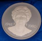  keramisch wandbord met een 3D-afbeelding van koningin, Antiek en Kunst, Antiek | Wandborden en Tegels, Ophalen of Verzenden