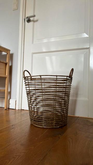 Laundry basket  beschikbaar voor biedingen