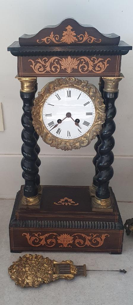 Antieke kolommenklok - slinger is afgebroken, Antiek en Kunst, Antiek | Klokken, Ophalen