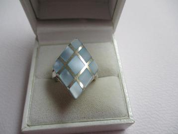 Zilveren zout/ruit vorm ring 17.5 mm. licht blauw 925 zilver