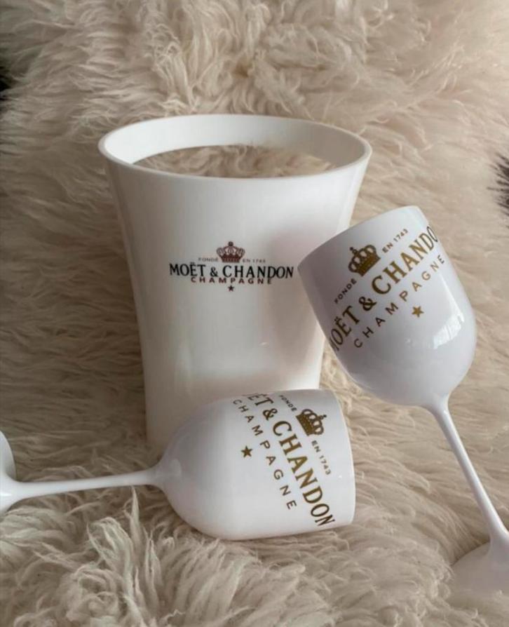 Moët & Chandon set, Verzamelen, Glas en Borrelglaasjes, Nieuw, Borrel- of Shotglas, Ophalen of Verzenden