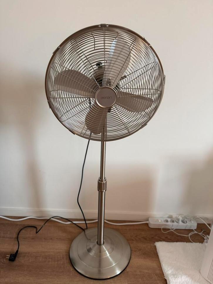 Aerian Staande Electric Ventilator Fan - Stijlvol&Krachtig!, Witgoed en Apparatuur, Airco's, Zo goed als nieuw, Staande ventilator