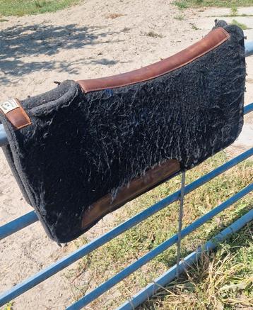 Diamond Wool westernpad beschikbaar voor biedingen