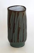 Nel Goedhart mooi sgraffito vaasje bruin groen, Ophalen, Gebruikt, Aardewerk of Porselein, Minder dan 50 cm