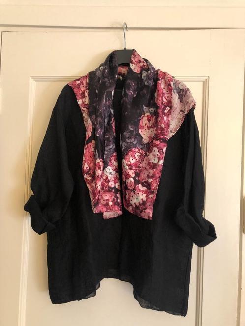 Givenchy mooie vierkante zijden sjaal sequin floral print, Kleding | Dames, Mutsen, Sjaals en Handschoenen, Zo goed als nieuw