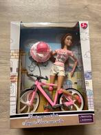 Lucie met fiets, Ophalen of Verzenden, Zo goed als nieuw, Babypop