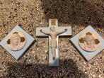 Kruisbeeldje en 2 afbeeldingen jezus en maria/ set/ gips, Ophalen of Verzenden