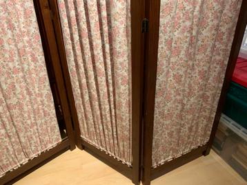 Veelzijdig kamerscherm. 2 mtr. breed. 1.70 mtr hoog. beschikbaar voor biedingen