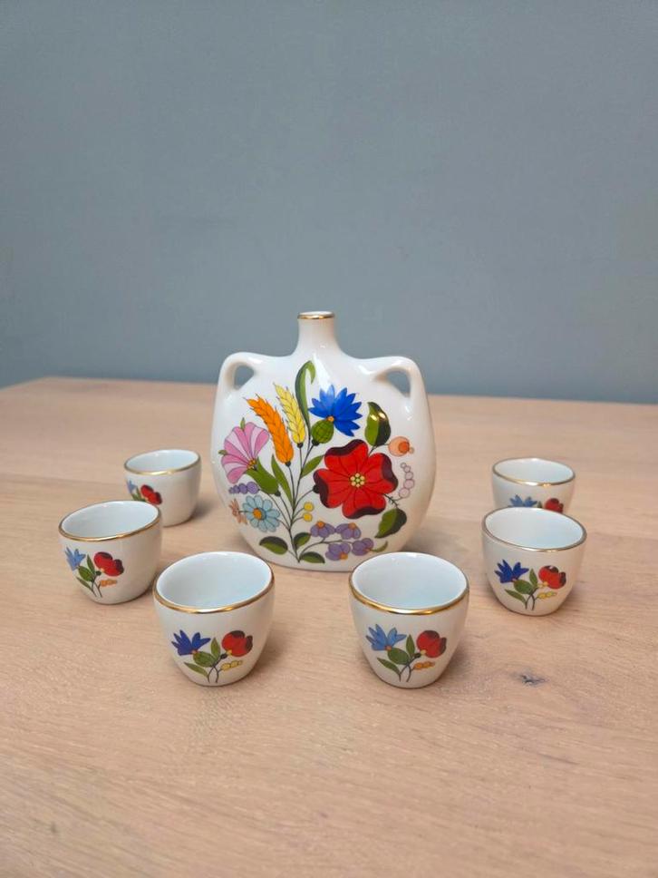 Kalocsa Palinka Set - Hongaars Porselein, Antiek en Kunst, Antiek | Servies compleet, Ophalen of Verzenden