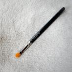 MAC 242 Brush, Sieraden, Tassen en Uiterlijk, Uiterlijk | Cosmetica en Make-up, Overige kleuren, Nieuw, Make-up, Verzenden