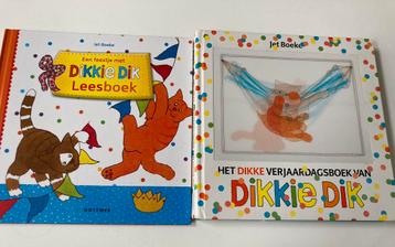 2 boeken Dikkie Dik beschikbaar voor biedingen