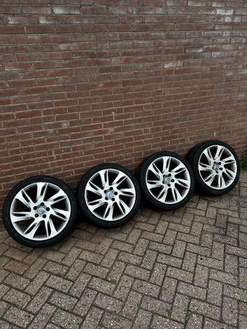 Volvo wielen 7,5Jx18H2 ET 52,5 Zomerbanden beschikbaar voor biedingen