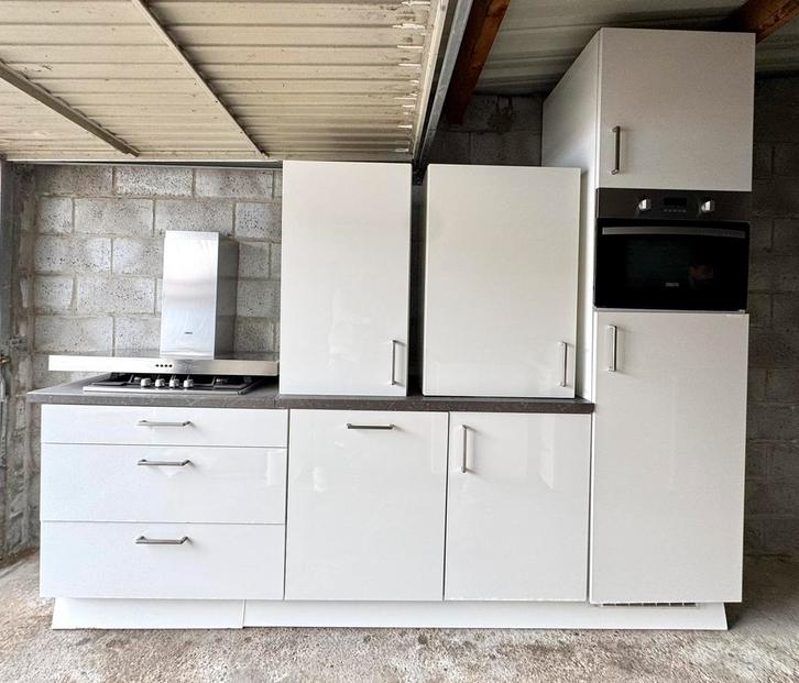Mooie rechte wit Hoogglans Keuken * Compleet incl Toestellen, Huis en Inrichting, Keuken | Complete keukens, Zo goed als nieuw