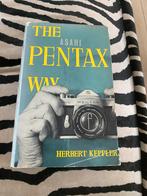 The Asahi Pentax Way - Herbert Keppler, Boeken, Ophalen of Verzenden, Gelezen, Camera's