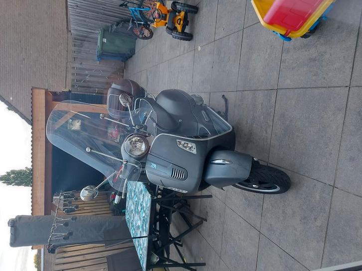 vespa gts 300 super, Fietsen en Brommers, Snorfietsen en Snorscooters, Gebruikt, Vespa, Benzine, Ophalen