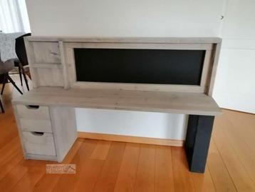 nieuw leuke stevige speeltafel steigerhout  beschikbaar voor biedingen