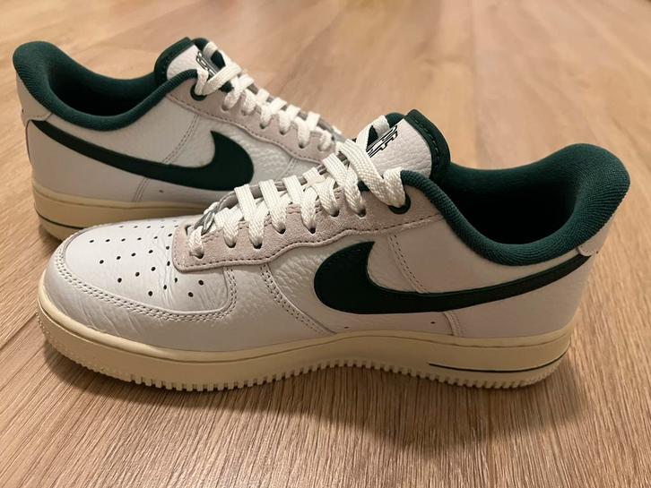 Nike Air Force 1 '07 LX Summit White / Gorge Green-White, Kleding | Dames, Schoenen, Zo goed als nieuw, Sneakers of Gympen, Wit