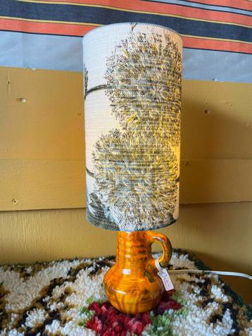 Vintage jaren 70 oranje beige tafel lamp beschikbaar voor biedingen