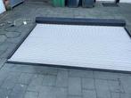 electrisch bediend rolluik breed 2.64  mtr x 1.72 mtr hoog, Doe-het-zelf en Verbouw, Rolluiken, Ophalen, Gebruikt, Bruin, 200 cm of meer