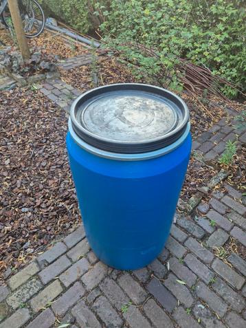 kunststof vat beschikbaar voor biedingen