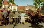 Texel, Markt Den Burg - volk paard wagen - 1968 gelopen, Ophalen of Verzenden, 1960 tot 1980, Gelopen, Utrecht
