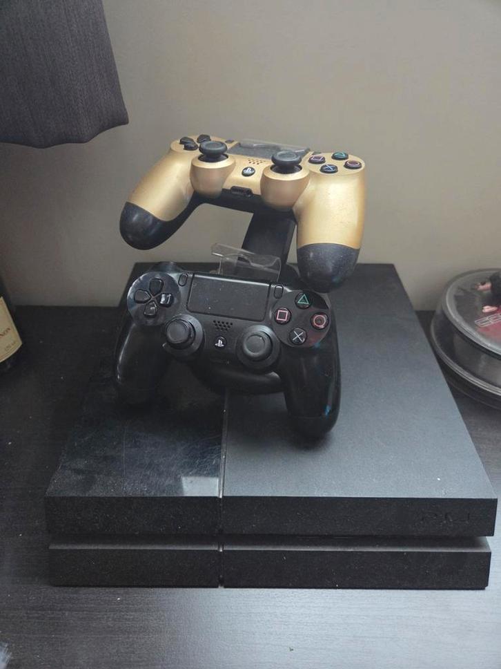 PlayStation 4 met 2 Controllers en oplaadstation, Spelcomputers en Games, Spelcomputers | Sony PlayStation 4, Ophalen of Verzenden