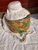 Brocante bruidshoed met doos., Ophalen