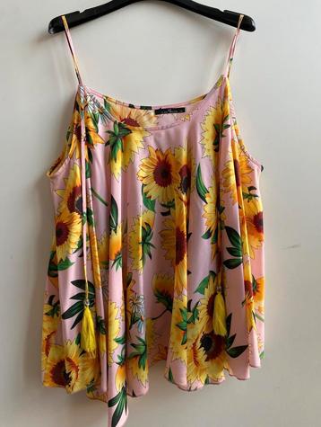 LAST QUEEN losvallende top roze met zonnebloemen M/L beschikbaar voor biedingen
