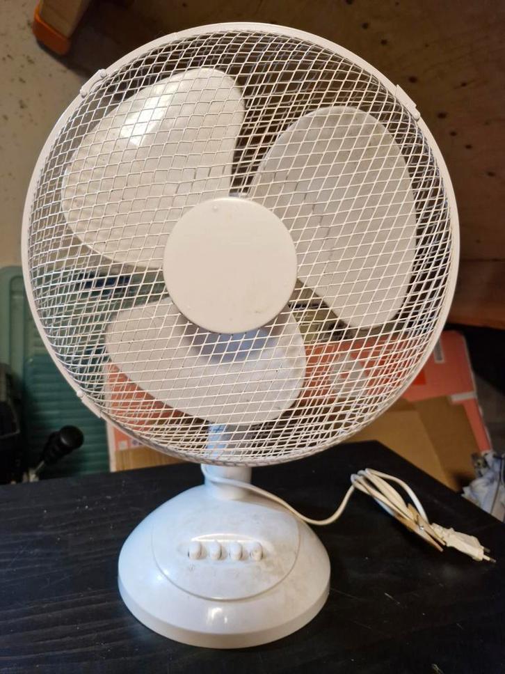 Witte Tafelventilator - 3 Snelheden, Witgoed en Apparatuur, Ventilatoren, Gebruikt, Tafelventilator, Ophalen of Verzenden