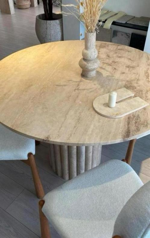 NIEUW: Dure Travertin Eettafel, gekocht voor €3200, Huis en Inrichting, Tafels | Eettafels, Zo goed als nieuw, 100 tot 150 cm