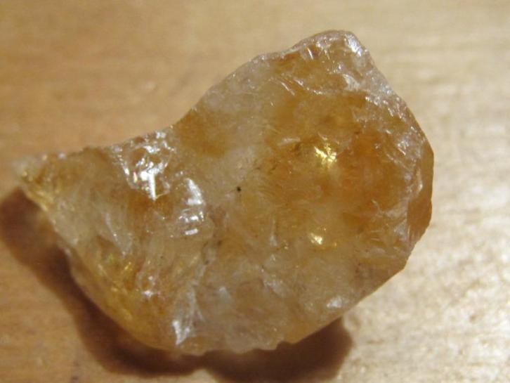 m. ruwe edelsteen CITRIEN (2), Verzamelen, Mineralen en Fossielen, Mineraal, Verzenden
