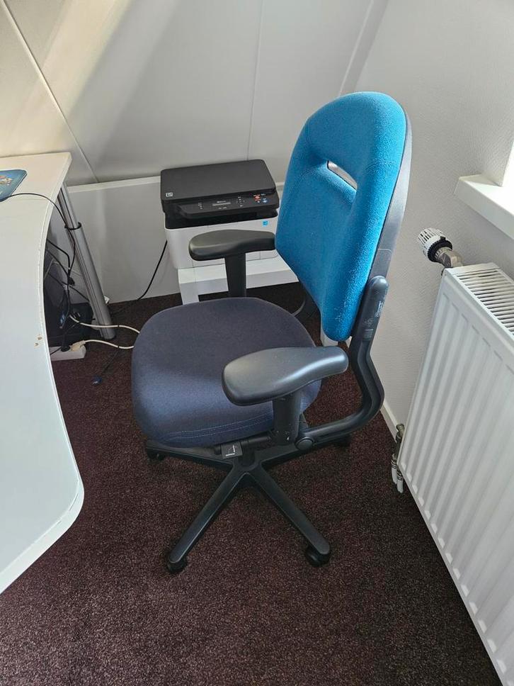 Ahrend 220 Bureaustoel - Blauw, Huis en Inrichting, Bureaustoelen, Gebruikt, Blauw, Ophalen