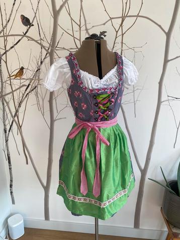 Dirndl 3-delig maat 40 Landhaus Dreams beschikbaar voor biedingen