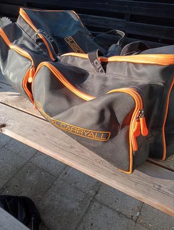 Guru Fusion XL Carryall - Vis Tas beschikbaar voor biedingen