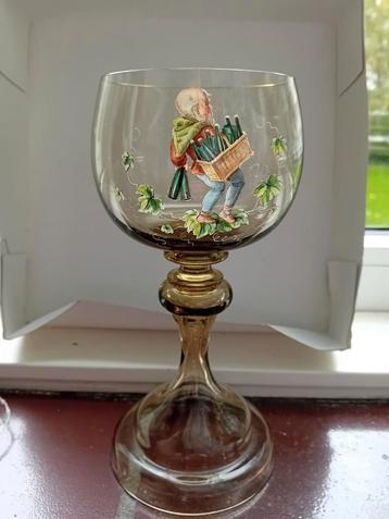 Fritz Henckert Geëmailleerd Handgeschilderd Amber Wijnglas. beschikbaar voor biedingen