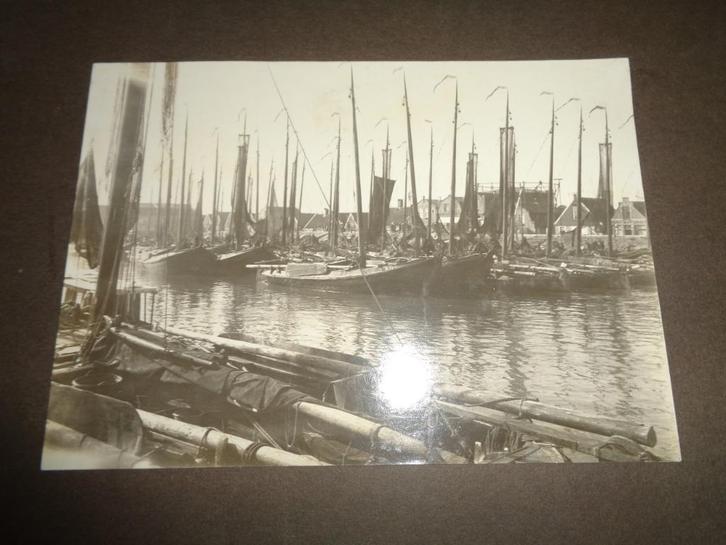 Volendam haven gebied antieke foto set rond 1927, Verzamelen, Ansichtkaarten | Nederland, Noord-Holland, 1920 tot 1940, Verzenden
