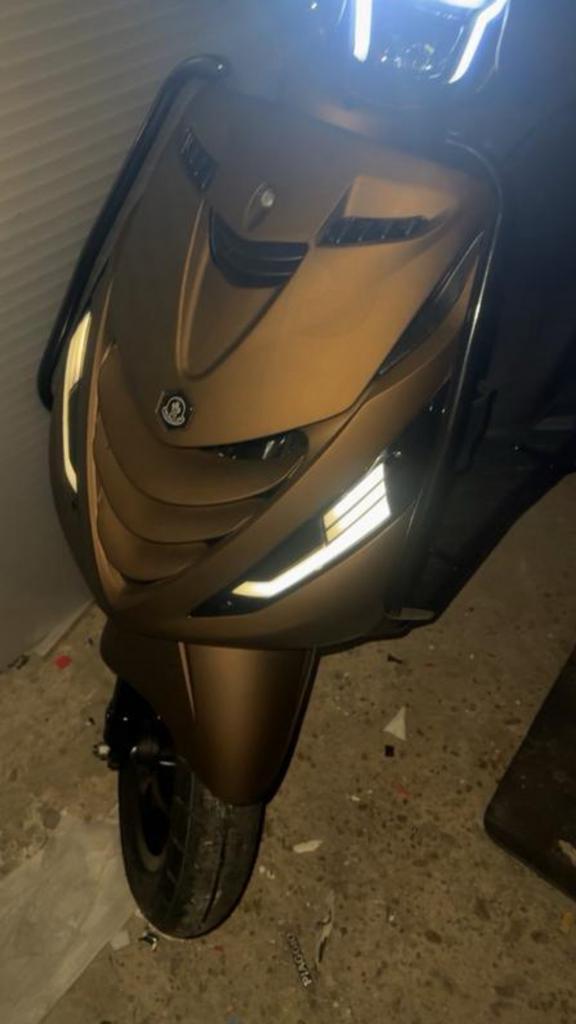 Piaggo zip Full option Nieuw, Fietsen en Brommers, Scooters | Piaggio, Nieuw, Overige modellen, Maximaal 45 km/u, Benzine, Ophalen