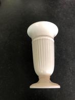 Wedgwood vaas 22 cm hoog, Huis en Inrichting, Woonaccessoires | Vazen, Ophalen, Overige kleuren, Aardewerk of Porselein, Zo goed als nieuw
