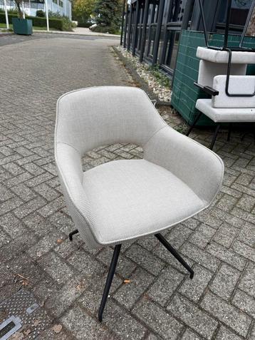 10 x nieuwe licht grijze draaibare eetkamer stoelen beschikbaar voor biedingen