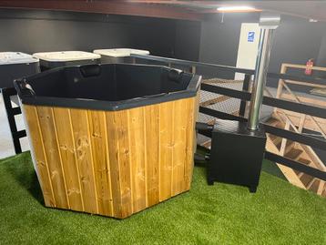 Ronde hottub met kachel houtgestookt beschikbaar voor biedingen