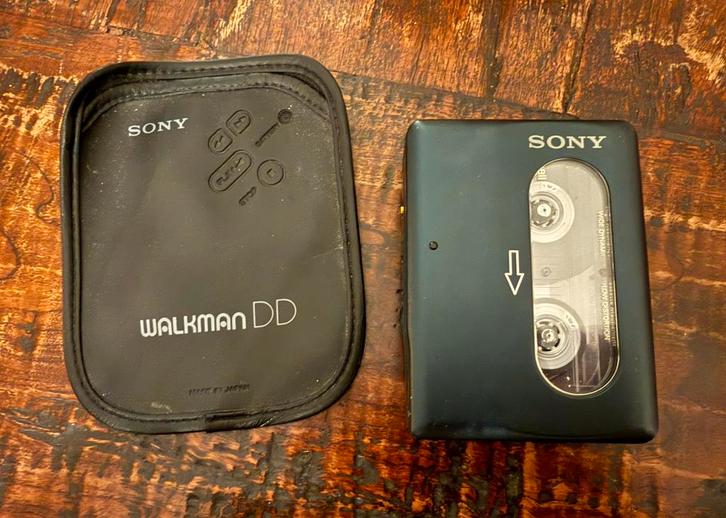 Vintage Sony WM DD 33 quartz walkman mega bass izgst, Audio, Tv en Foto, Walkmans, Discmans en Minidiscspelers, Walkman, Ophalen of Verzenden