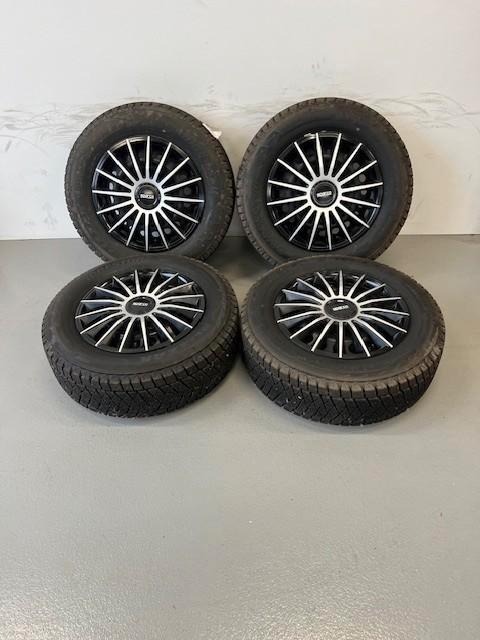 Winterset Nissan Qashqai 5x114.3 215/65/16 Bridgstone SET112, Auto-onderdelen, Banden en Velgen, Banden en Velgen, Winterbanden