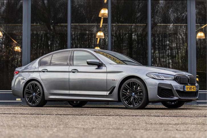 BMW 5 Serie 530e Business Edition Plus M-Sport (bj 2022), Auto's, BMW, Te koop, 5-Serie, ABS, Achteruitrijcamera, Airbags, Airconditioning
