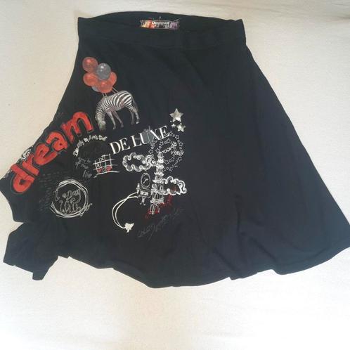 Desigual zwart rokje met print maat XL valt klein als M/L, Kleding | Dames, Rokken, Zo goed als nieuw, Maat 38/40 (M), Zwart, Knielengte