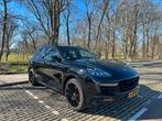 Porsche Cayenne 3.6 GTS Pano Luchtvering Keyless SportChrono, Auto's, Porsche, Automaat, Cayenne, Zwart, 10 km/l