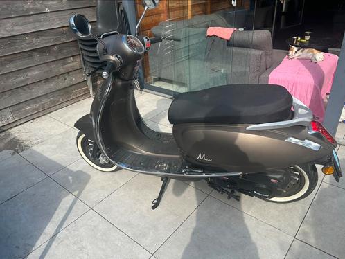 Mooie scooter killerbee MEO met maar 194 kilometer, Fietsen en Brommers, Snorfietsen en Snorscooters, Zo goed als nieuw, Overige merken